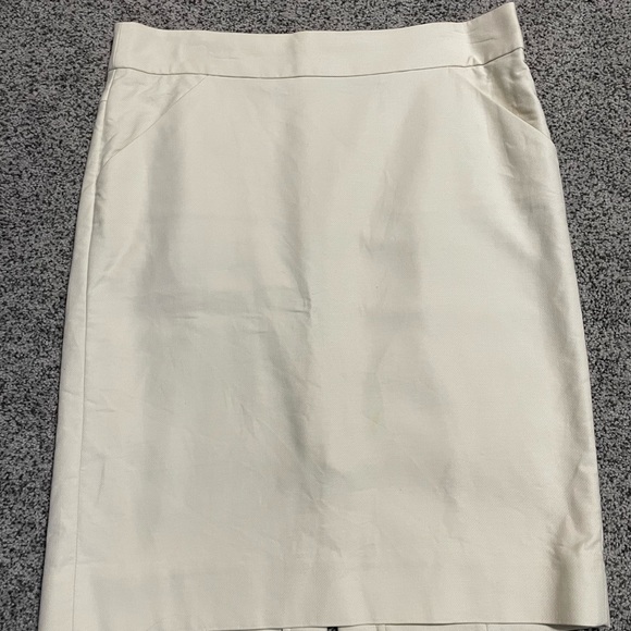 J. Crew Dresses & Skirts - J. Crew Skirt (with pockets!)